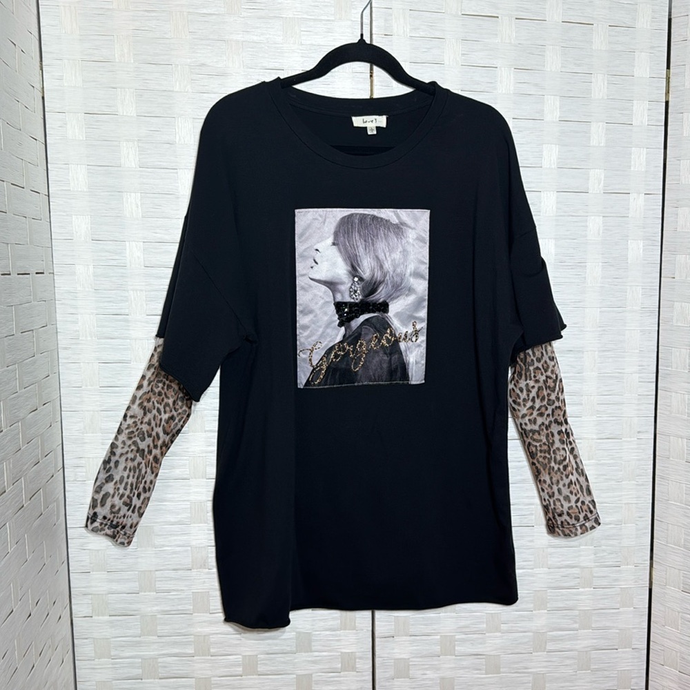 Love J Black Graphic‎ w/Sequined Detail & Sheer Animal Print Sleeves Size Large